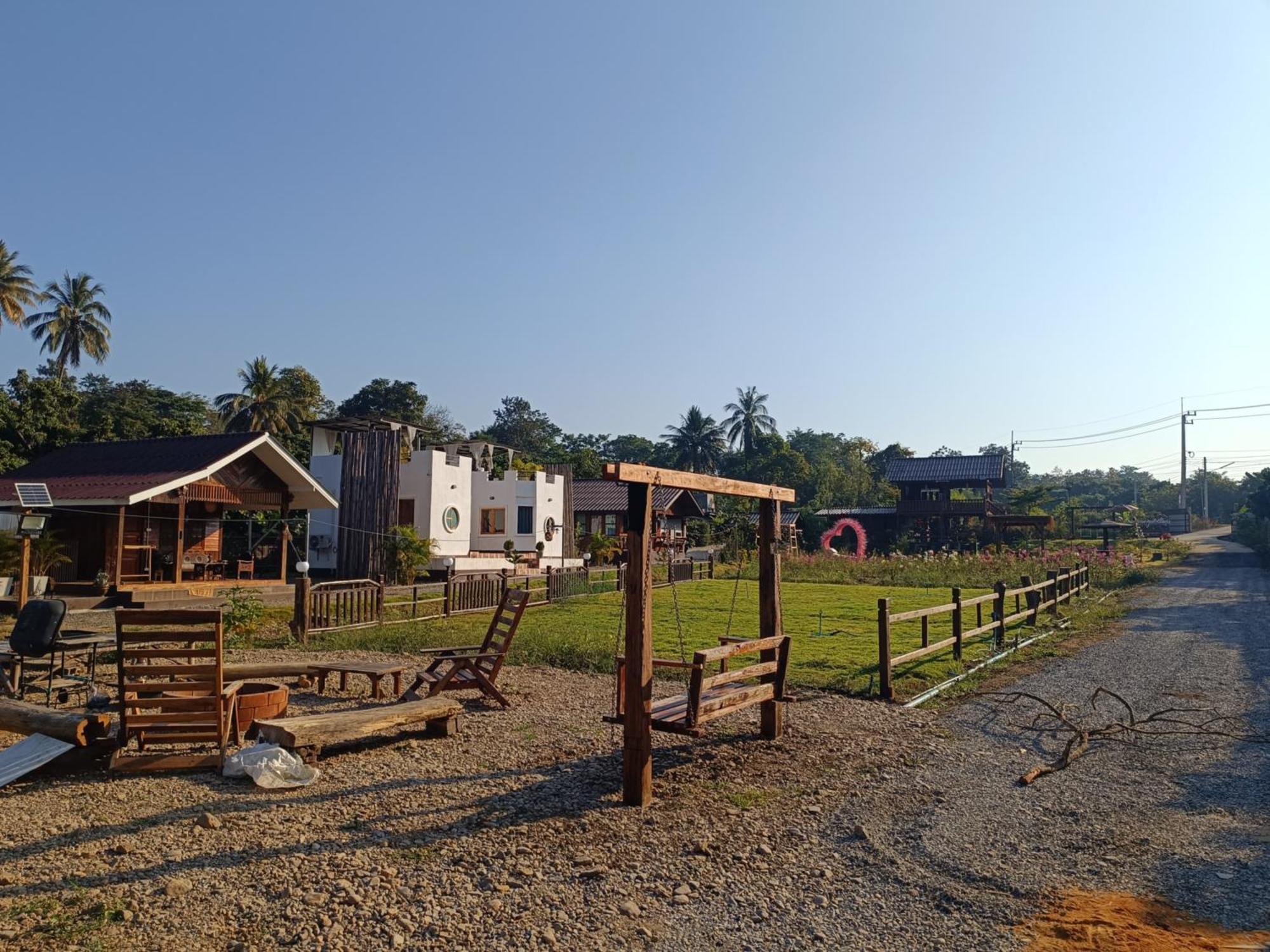 ม่วนใจ๋ปันสุข โฮมสเตย์แอนคาเฟ่ Muanjai Punsuk Homestay And Cafe Csomthong Kültér fotó